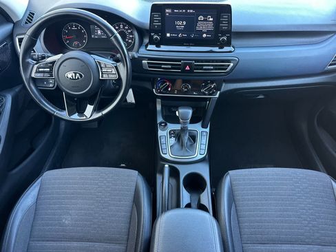 Used 2021 Kia Seltos S AWD/4WD image 3