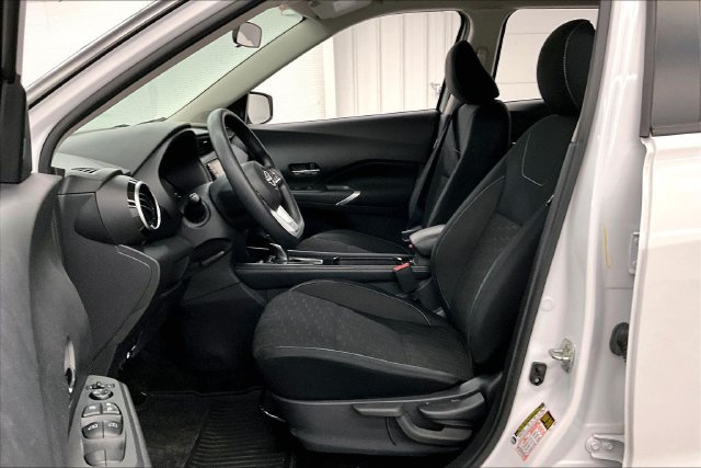 Used 2022 Nissan Kicks SV FWD image 24