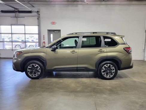 Used 2026 Subaru Forester Premium AWD/4WD image 8