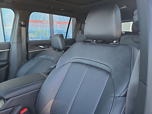 New 2026 Jeep Grand Cherokee L Limited image 32