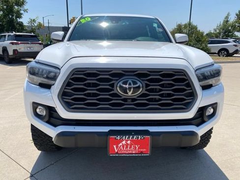 Used 2020 Toyota Tacoma TRD Off-Road w/ TRD Premium Off Road Package AWD/4WD image 8
