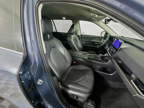 Used 2025 Toyota Grand Highlander AWD image 33