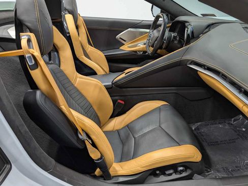 Used 2022 Chevrolet Corvette Stingray Premium Conv w/ Battery Protection Package RWD image 37