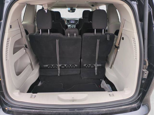 Used 2023 Chrysler Voyager LX FWD image 6
