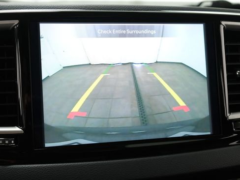 Used 2022 Chrysler Pacifica Touring-L FWD image 18