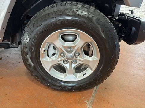 Used 2021 Jeep Wrangler Unlimited Sport AWD/4WD image 10