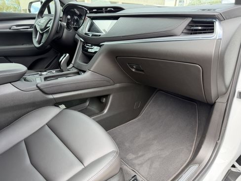 New 2026 Cadillac XT5 Luxury FWD image 11