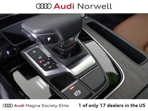 Used 2023 Audi Q5 2.0T Premium w/ Convenience Package AWD/4WD image 4