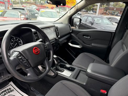 Used 2022 Nissan Frontier SV w/ Technology Package AWD/4WD image 19