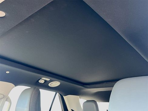 Used 2025 Ford Explorer Active w/ Active Comfort Package image 23