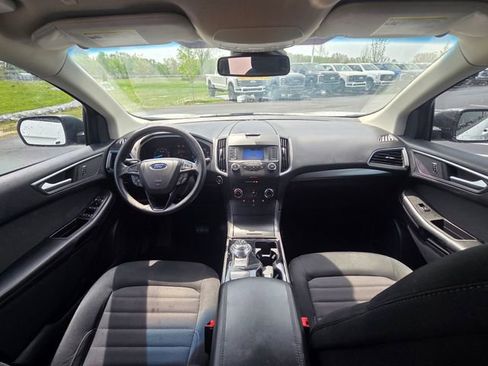 Used 2019 Ford Edge SE FWD image 21