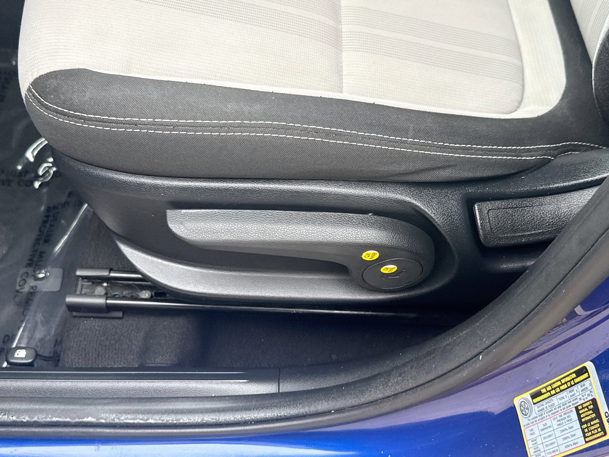 Used 2023 Hyundai Venue SEL FWD image 15
