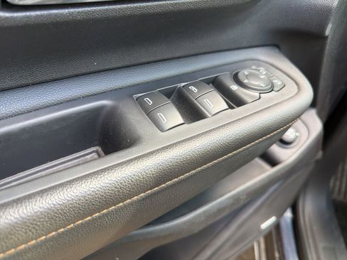 Used 2019 GMC Terrain SLT w/ Preferred Package AWD/4WD image 40