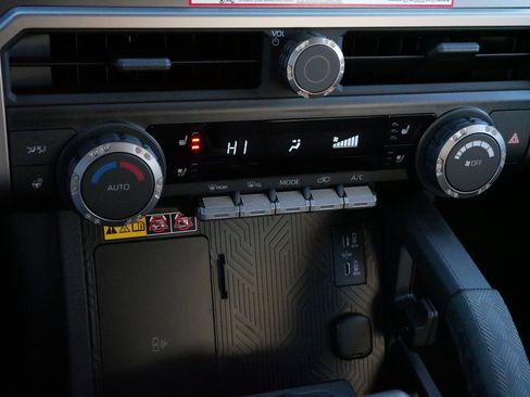 Certified 2025 Toyota 4Runner TRD Off-Road Premium image 24