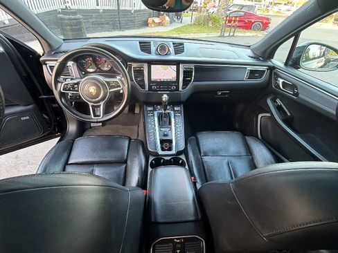 Used 2017 Porsche Macan GTS w/ Premium Package Plus AWD/4WD image 30