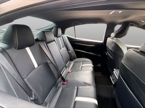 Used 2025 Toyota Camry SE FWD image 19