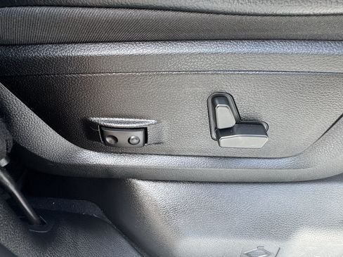 Used 2024 RAM 2500 Laramie AWD/4WD image 15