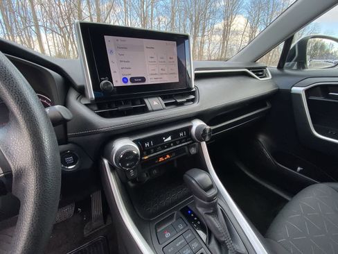 Used 2024 Toyota RAV4 XLE image 25