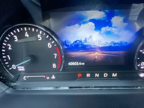 Used 2020 Ford Explorer XLT w/ Equipment Group 202A AWD/4WD image 15