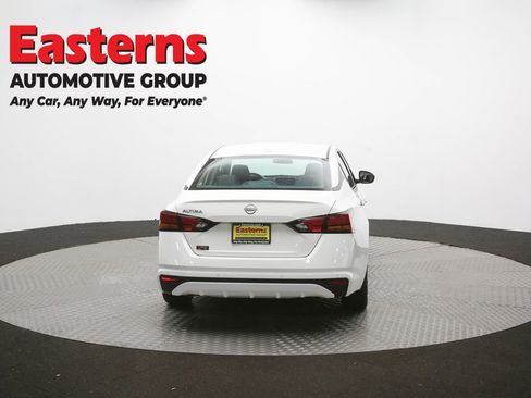 Used 2025 Nissan Altima 2.5 SV FWD image 37