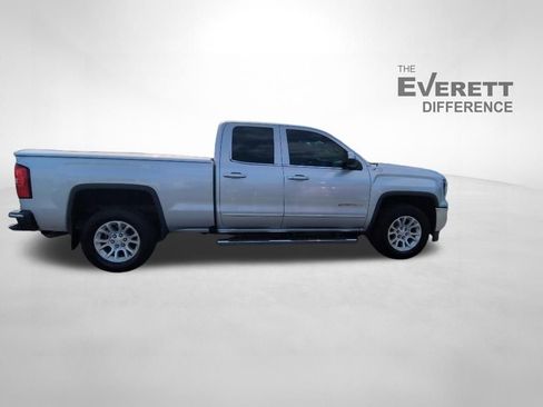 Used 2019 GMC Sierra 1500 SLE w/ SLE Value Package AWD/4WD image 3