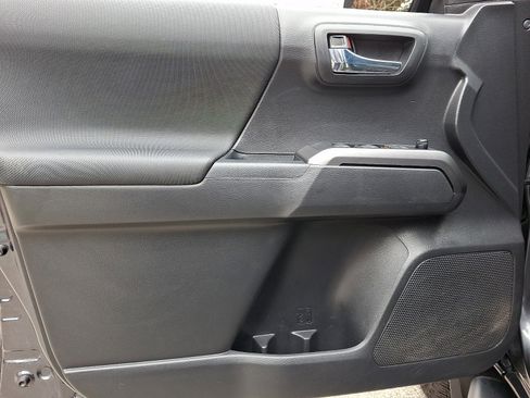 Certified 2023 Toyota Tacoma TRD Off-Road image 13