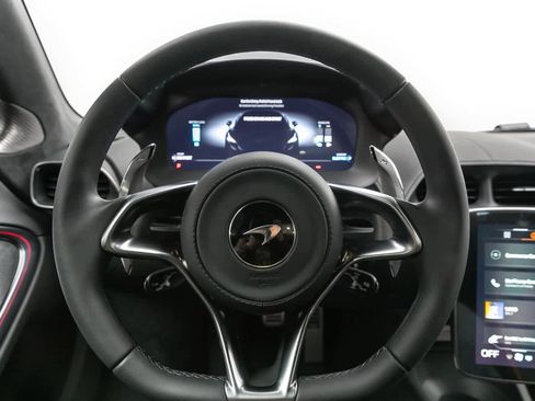 Used 2023 McLaren Artura image 11