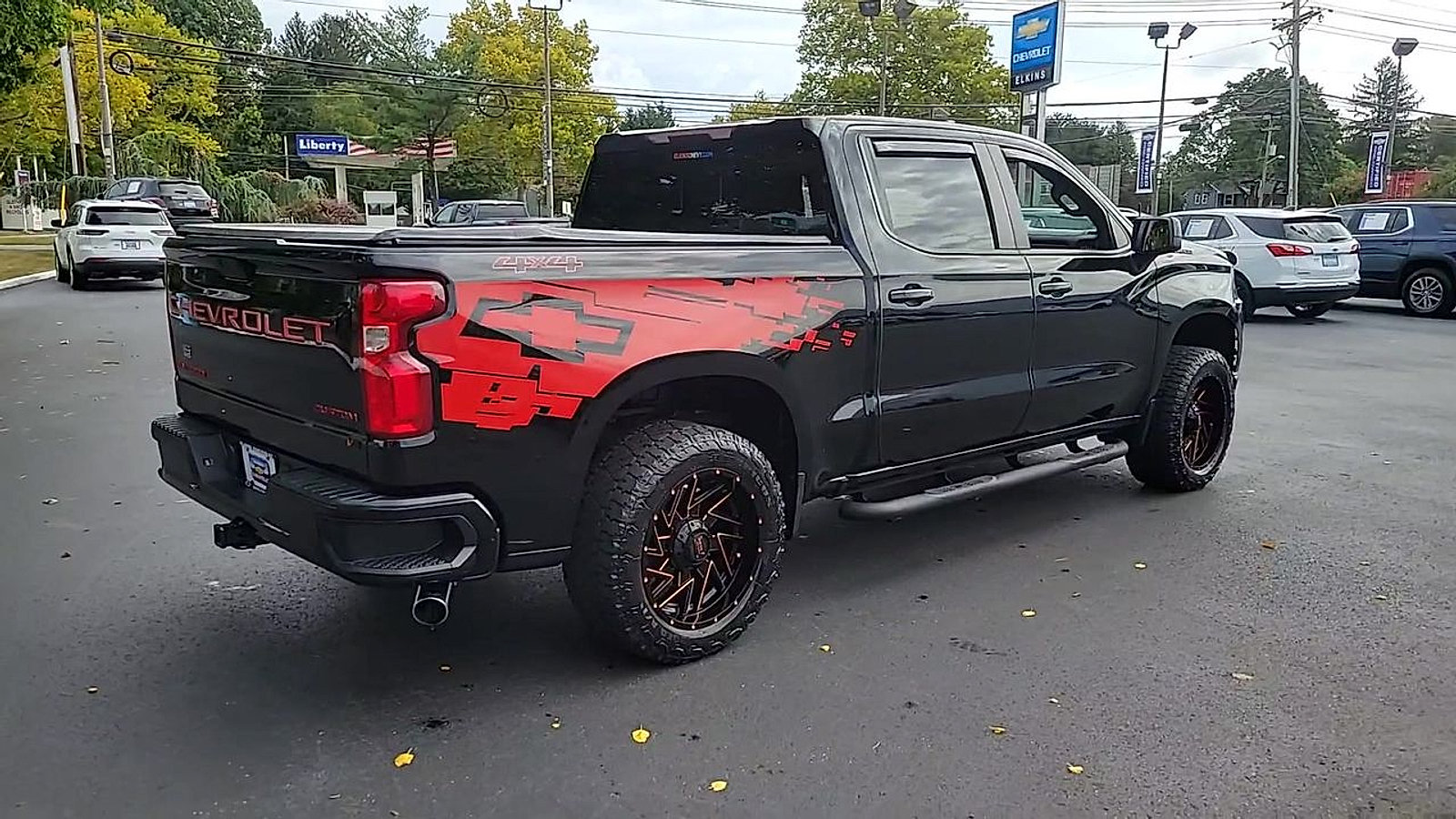 Used 2019 Chevrolet Silverado 1500 Custom w/ Custom Value Package AWD/4WD image 8
