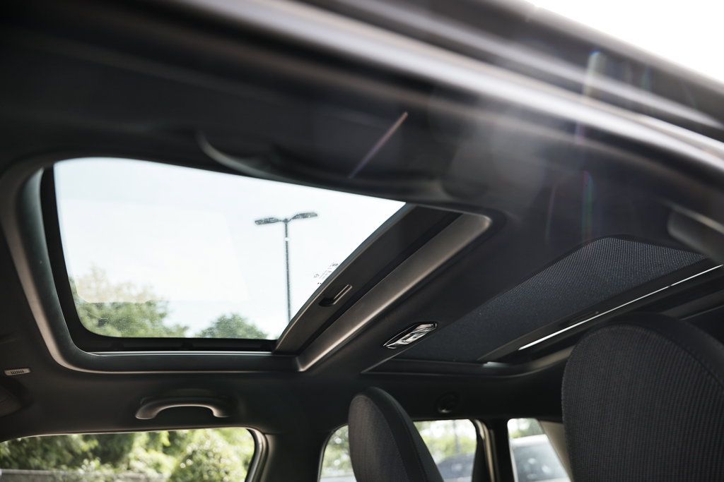 New 2026 MINI Cooper 4-Door Hardtop FWD image 18