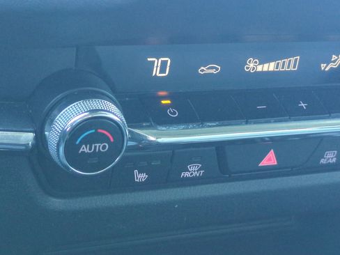 Used 2020 MAZDA CX-30 FWD w/ Premium Package image 22