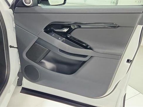 Used 2024 Land Rover Range Rover Evoque Dynamic SE image 26