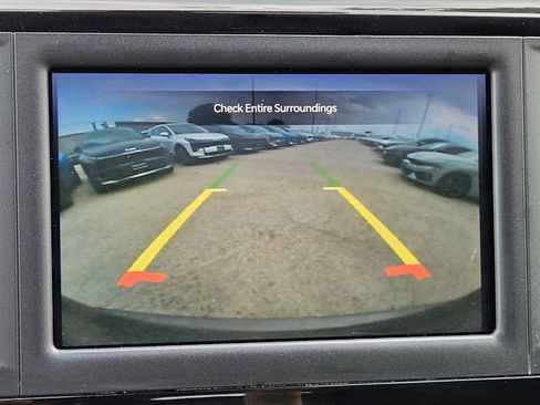 Used 2023 Chrysler Voyager LX FWD image 27