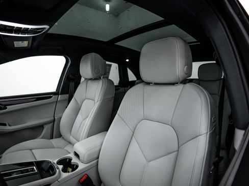 New 2026 Porsche Macan S AWD/4WD image 21