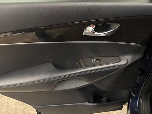 Used 2020 Kia Sorento LX image 20