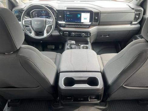 Used 2024 Chevrolet Silverado 1500 LT Trail Boss w/ Convenience Package II AWD/4WD image 24