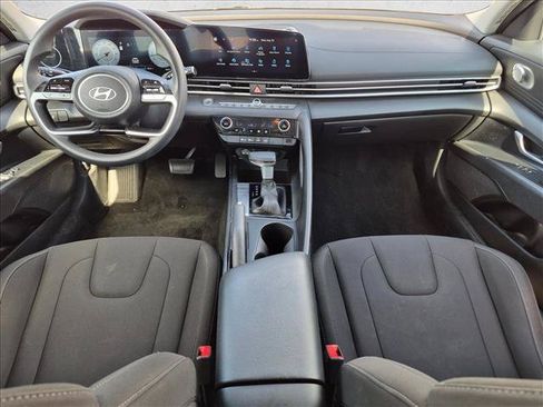Used 2024 Hyundai Elantra SEL FWD image 16