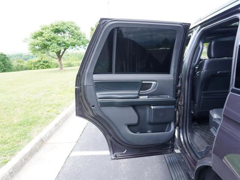 Used 2025 Ford Expedition Platinum w/ Stealth Appearance Package AWD/4WD image 26