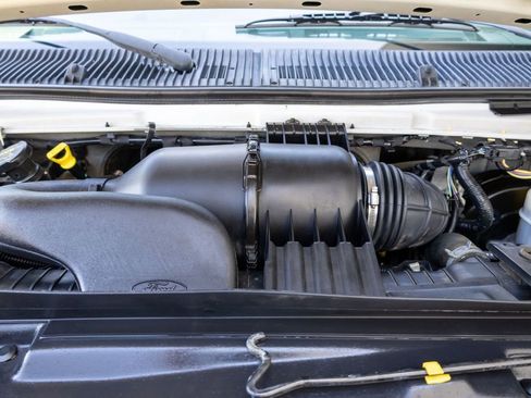 Used 2014 Ford E-250 and Econoline 250 Extended w/ Power Group image 17