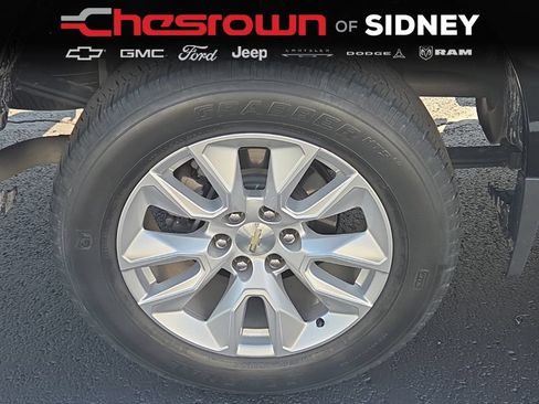 Used 2020 Chevrolet Silverado 1500 Custom w/ Custom Value Package AWD/4WD image 11