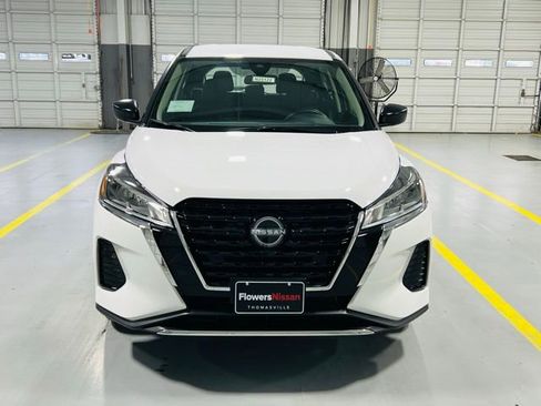 New 2025 Nissan Kicks Play S image 10