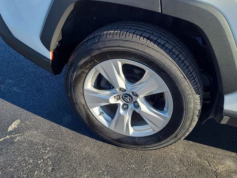 Used 2021 Toyota RAV4 LE image 26