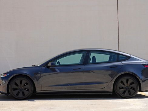 Used 2024 Tesla Model 3 image 9