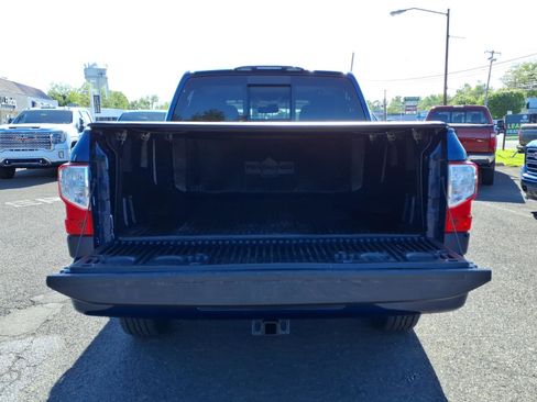 Used 2019 Nissan Titan SV w/ SV Convenience Package AWD/4WD image 25