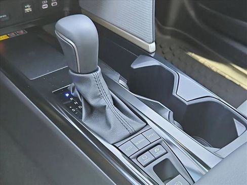 Used 2026 Toyota Camry SE w/ Convenience Package FWD image 18