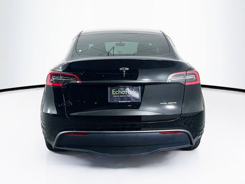 Used 2021 Tesla Model Y Long Range AWD/4WD image 7