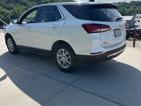 Used 2023 Chevrolet Equinox LT FWD image 3