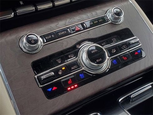 Certified 2023 Lincoln Aviator Reserve w/ Equipment Group 201A image 24