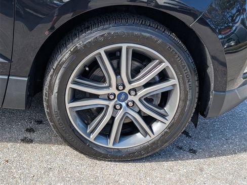 Used 2021 Ford Edge Titanium image 9