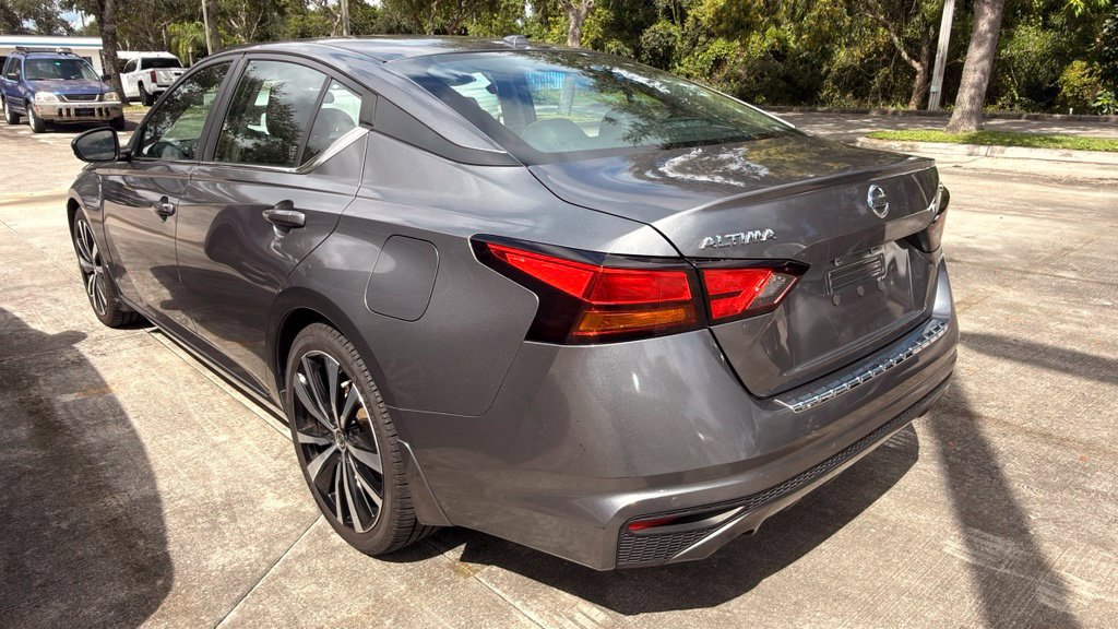 Used 2021 Nissan Altima 2.5 SR w/ SR Premium Package FWD image 7