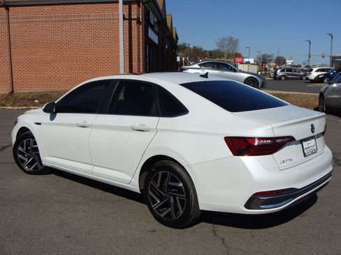 Used 2024 Volkswagen Jetta SEL image 4